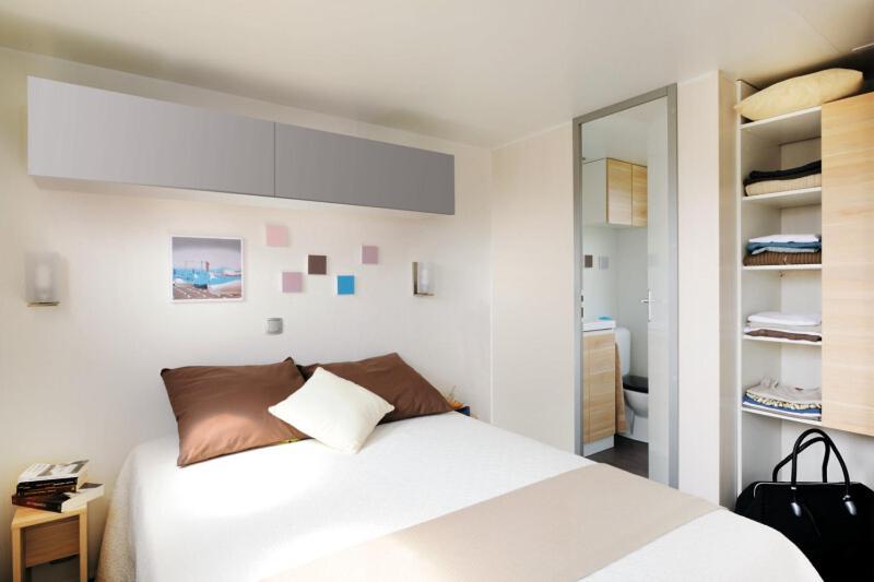 Camping De La Cote Des Legendes Brignogan-Plages Chambre photo